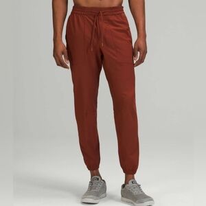 Lululemon License to Train Joggersize XS in VGUC